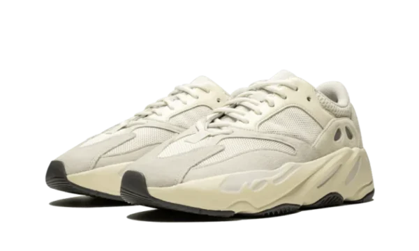 ADIDAS Yeezy  700 BOOST ANALOG - Imagen 2